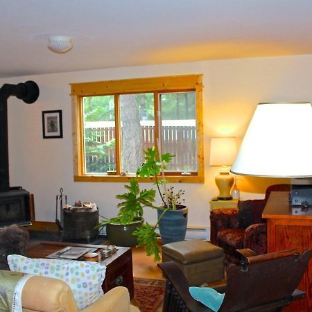 The Perch On Gabriola Bed and Breakfast Exterior foto