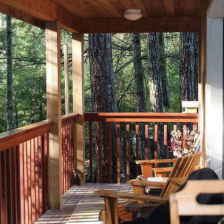 The Perch On Gabriola Bed and Breakfast Exterior foto