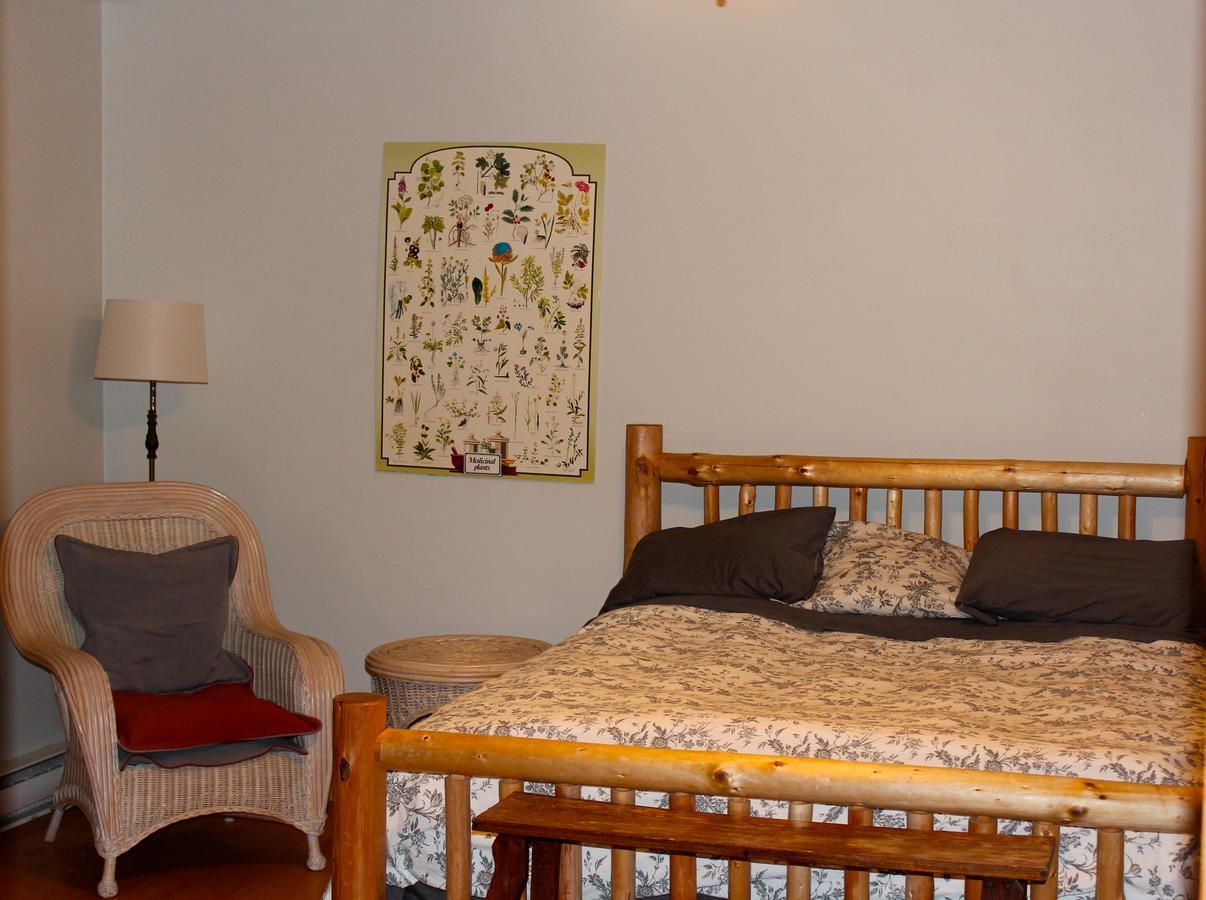 The Perch On Gabriola Bed and Breakfast Exterior foto